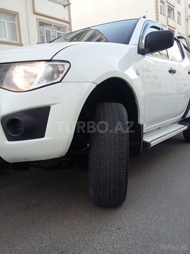 Mitsubishi L200 2014, 71,000 km - 2.5 l - Bakı