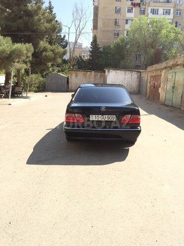 Mercedes E 240 2001, 184,300 km - 2.6 l - Bakı