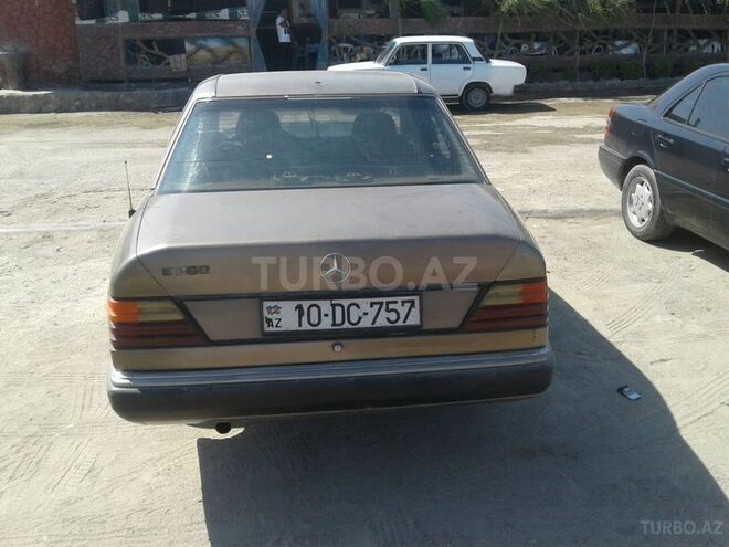 Mercedes E 260 1992, 325,000 km - 2.6 л - Bakı