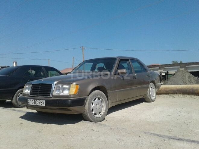 Mercedes E 260 1992, 325,000 km - 2.6 л - Bakı