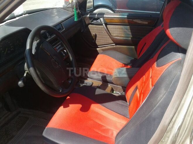 Mercedes E 260 1992, 325,000 km - 2.6 л - Bakı