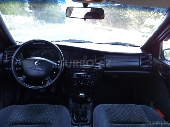 Opel Vectra 1996, 360,000 km - 2.0 l - Bakı