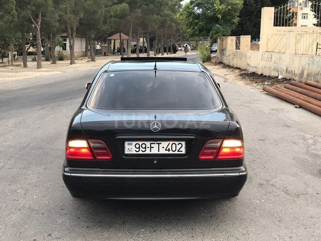 Mercedes E 220 2001, 327,000 km - 2.2 l - Bakı
