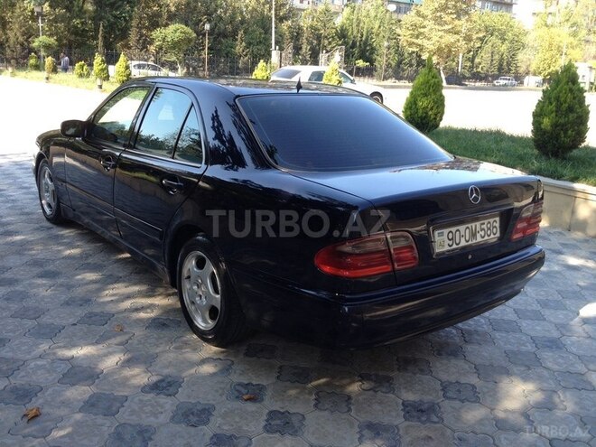 Mercedes E 220 2000, 327,453 km - 2.2 l - Bakı