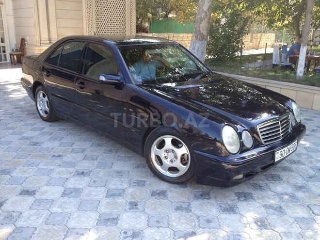 Mercedes E 220 2000, 327,453 km - 2.2 l - Bakı
