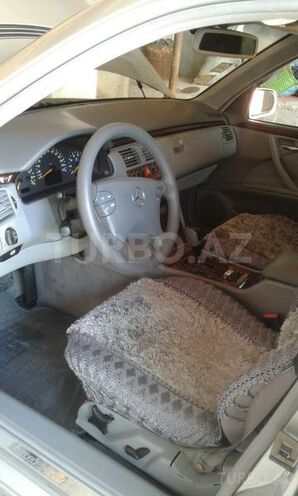Mercedes E 240 2002, 222,545 km - 2.4 л - Bakı