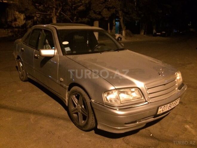 Mercedes C 220 1999, 328,247 km - 2.2 l - Sumqayıt