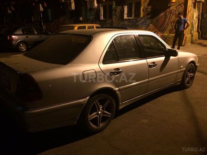 Mercedes C 220 1999, 328,247 km - 2.2 l - Sumqayıt