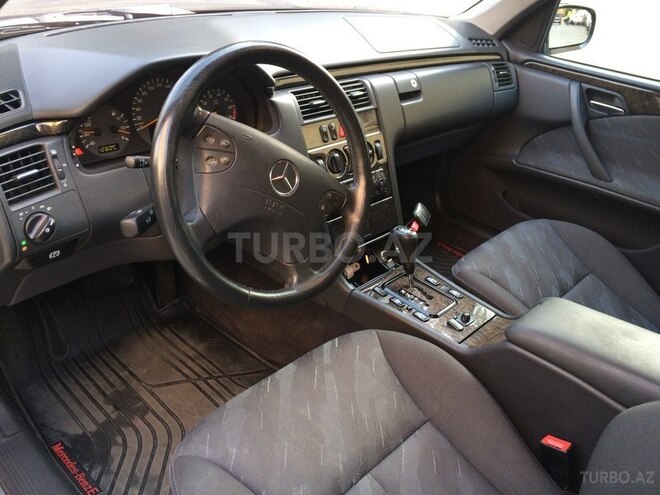 Mercedes E 240 2000, 160,000 km - 2.4 l - Bakı