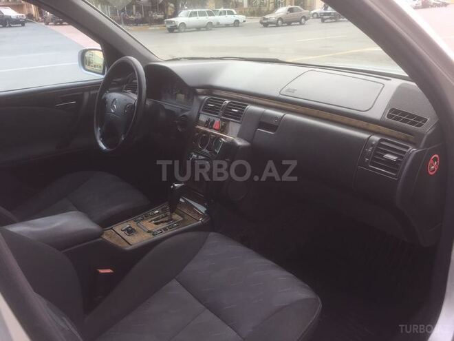 Mercedes E 240 1999, 315,000 km - 2.6 l - Sumqayıt