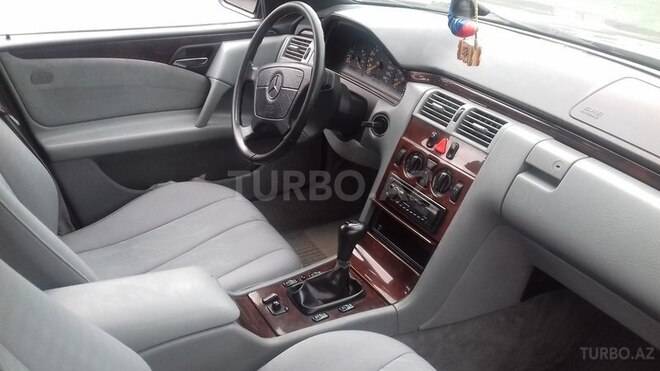 Mercedes E 200 1997, 235,863 km - 2.0 l - Gəncə