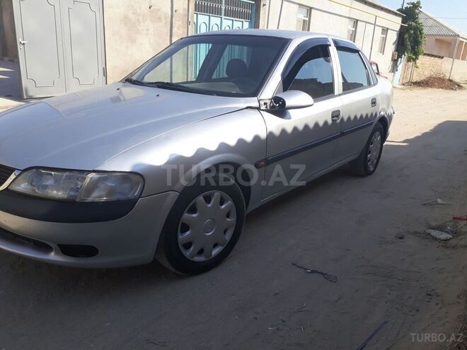 Opel Vectra 1996, 300,000 km - 1.6 l - Bakı