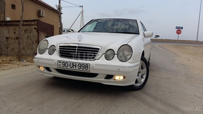 Mercedes E 220 2001, 260,000 km - 2.2 l - Bakı