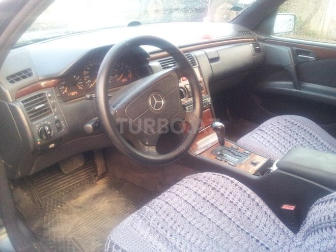 Mercedes E 230 1996, 331,000 km - 2.3 l - Goranboy