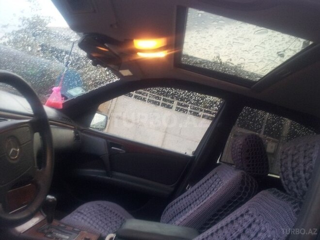 Mercedes E 230 1996, 331,000 km - 2.3 l - Goranboy