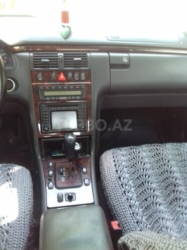 Mercedes E 270 2000, 247,000 km - 2.7 l - Bakı
