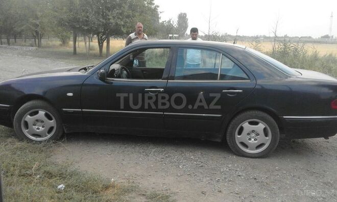 Mercedes E 290 1999, 390,000 km - 2.9 l - Bakı