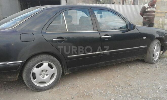 Mercedes E 290 1999, 390,000 km - 2.9 l - Bakı