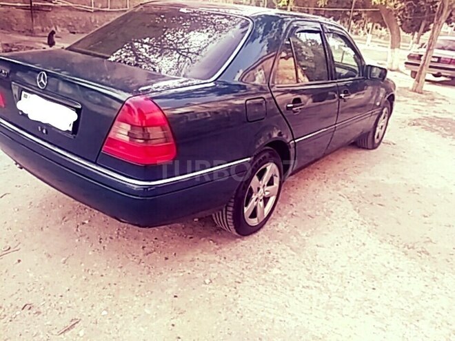 Mercedes C 230 1995, 334,000 km - 2.3 l - Sumqayıt