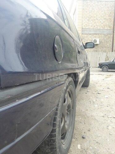 Opel Astra 1994, 290,000 km - 1.6 l - Sumqayıt