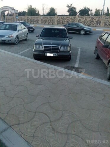 Mercedes E 200 1991, 360,000 km - 2.0 l - Xudat