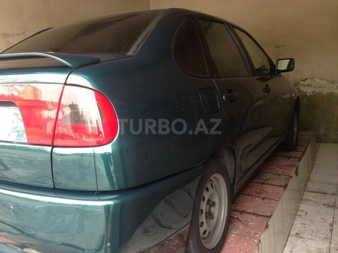 Volkswagen Polo 1996, 271,967 km - 1.4 l - Bakı