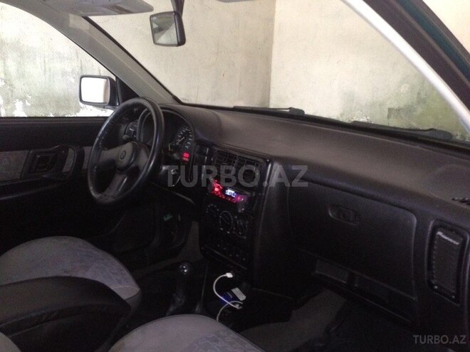Volkswagen Polo 1996, 271,967 km - 1.4 l - Bakı