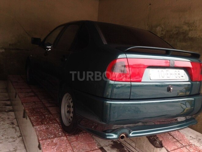 Volkswagen Polo 1996, 271,967 km - 1.4 l - Bakı