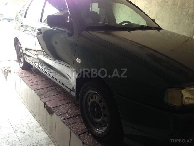 Volkswagen Polo 1996, 271,967 km - 1.4 l - Bakı