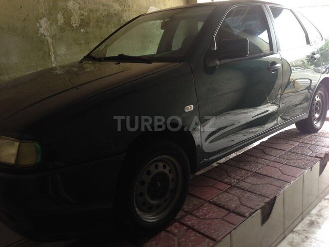 Volkswagen Polo 1996, 271,967 km - 1.4 l - Bakı