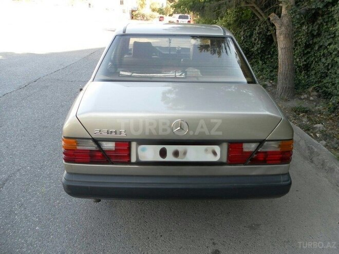 Mercedes E 240 1988, 254,000 km - 2.3 л - Bakı