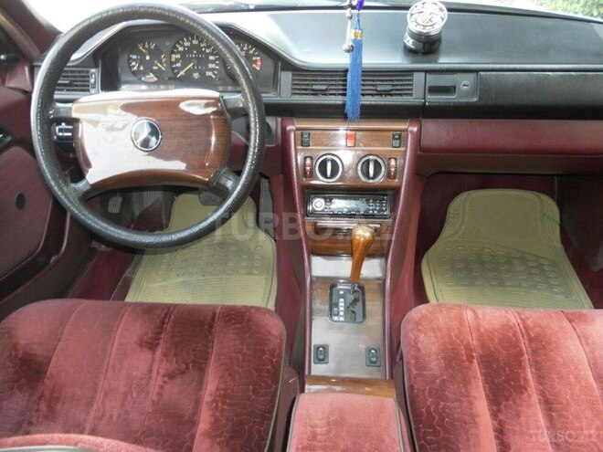 Mercedes E 240 1988, 254,000 km - 2.3 л - Bakı