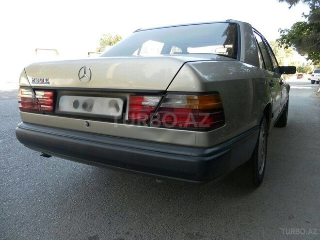 Mercedes E 240 1988, 254,000 km - 2.3 л - Bakı