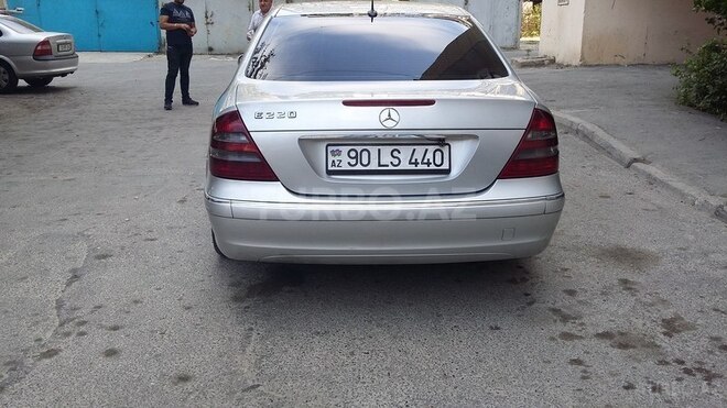 Mercedes E 220 2002, 321,000 km - 2.2 l - Bakı