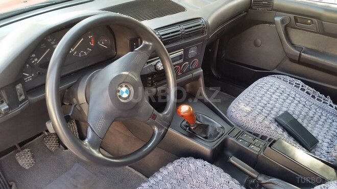 BMW 520 1992, 300,000 km - 2.0 l - Bakı
