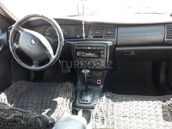 Opel Vectra 1997, 260,000 km - 1.6 l - Gəncə