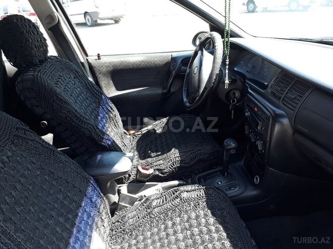 Opel Vectra 1997, 260,000 km - 1.6 l - Gəncə