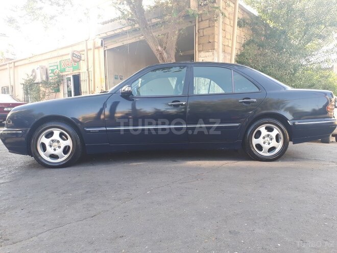 Mercedes E 220 2001, 562,000 km - 2.2 l - Bakı
