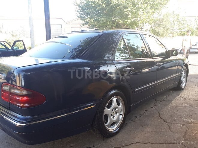Mercedes E 220 2001, 562,000 km - 2.2 l - Bakı