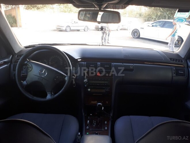 Mercedes E 220 2001, 562,000 km - 2.2 l - Bakı