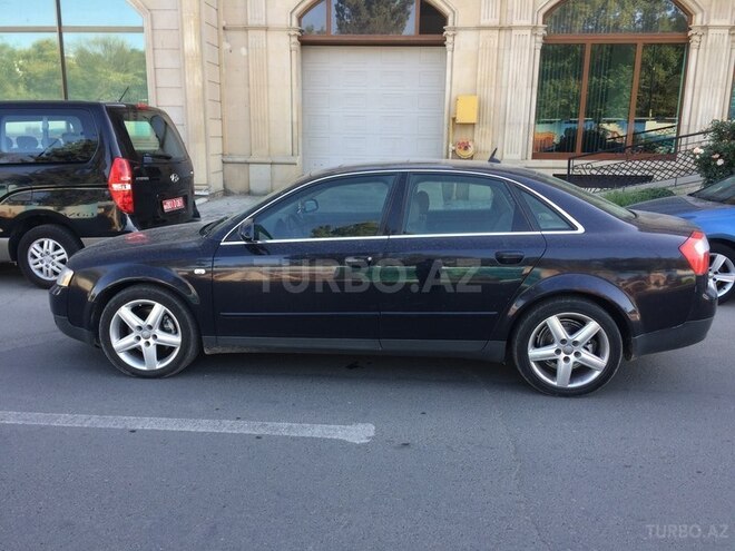 Audi A4 2002, 210,000 km - 3.0 л - Gəncə