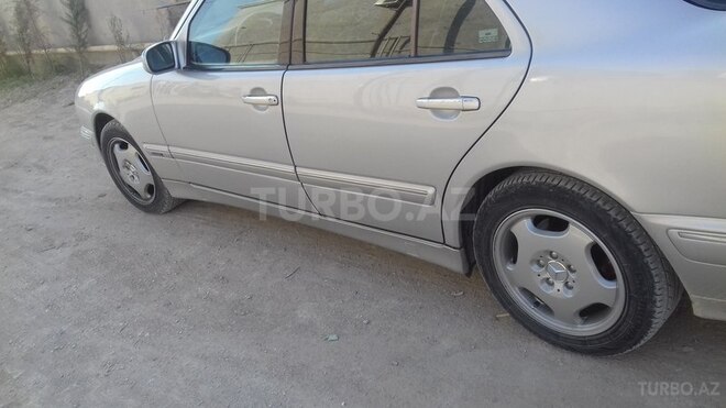 Mercedes E 270 2000, 248,000 km - 2.7 l - Bakı
