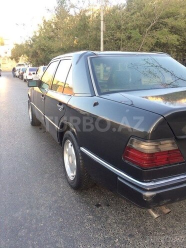 Mercedes E 230 1990, 230,000 km - 2.3 l - Bakı