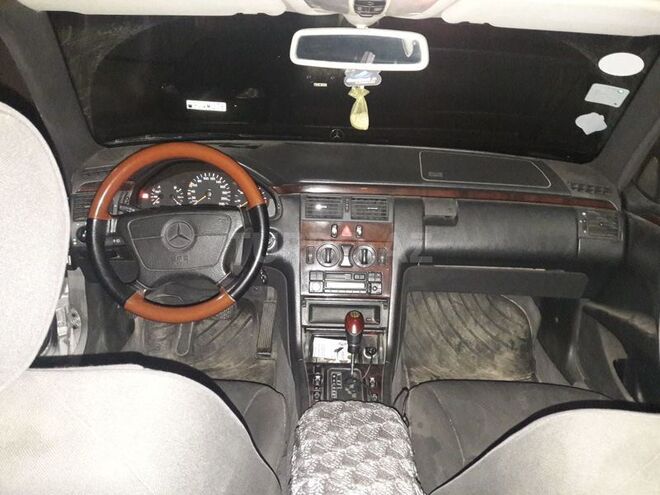 Mercedes E 220 1997, 226,400 km - 0.2 л - Bakı