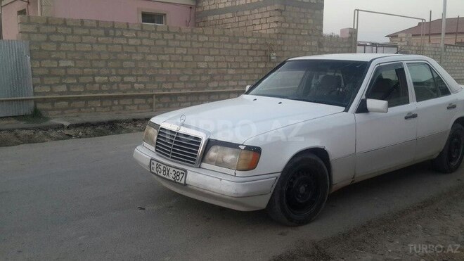Mercedes E 200 1989, 320,000 km - 2.0 l - Bakı