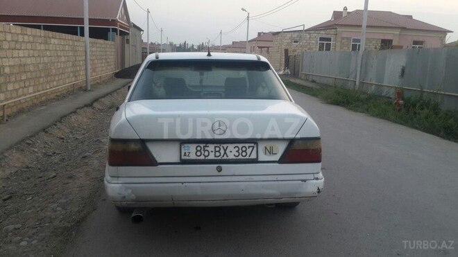 Mercedes E 200 1989, 320,000 km - 2.0 l - Bakı