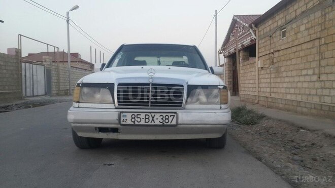 Mercedes E 200 1989, 320,000 km - 2.0 l - Bakı