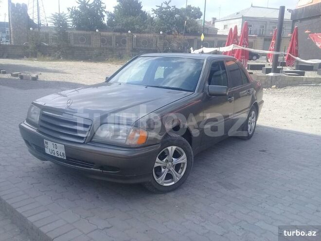 Mercedes C 220 1994, 940,000 km - 2.2 l - Quba