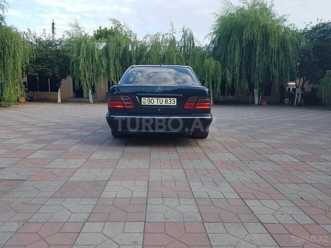 Mercedes E 240 1999, 328,560 km - 2.4 l - Ağdaş