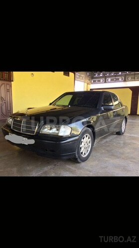 Mercedes C 200 1997, 242,000 km - 2.0 l - Saatlı